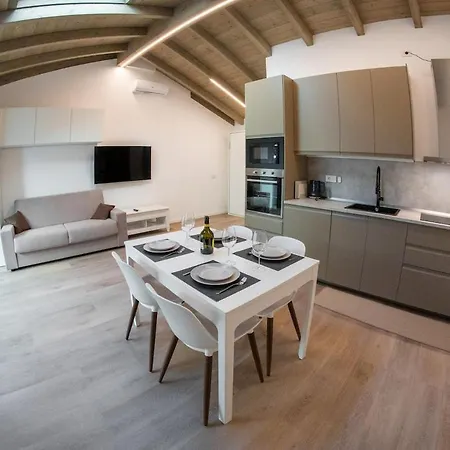 Modern Luxury Nest Within Walking Distance Of