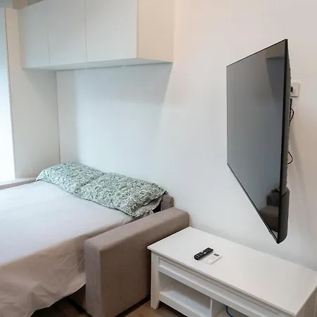 Modern Luxury Nest Within Walking Distance Of Апартаменты Тремеццо