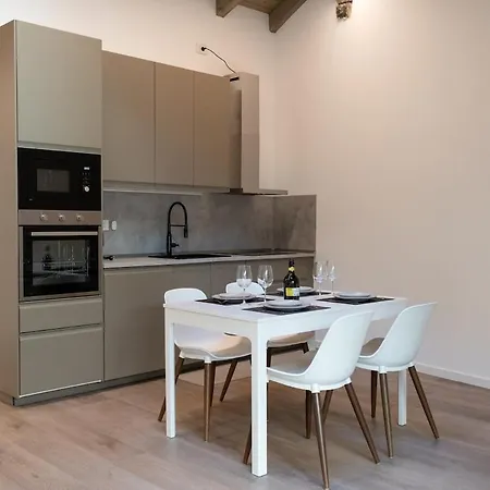 Modern Luxury Nest Within Walking Distance Of