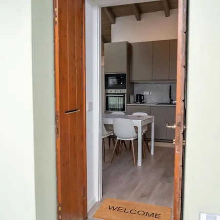 Modern Luxury Nest Within Walking Distance Of Апартаменты Тремеццо